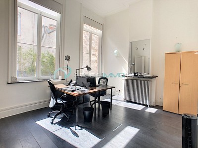 Maison de TYPE 2 + TERRASSE lou en bureau A VENDRE - LILLE REPUBLIQUE - 53.4 m2 - 246750€ 