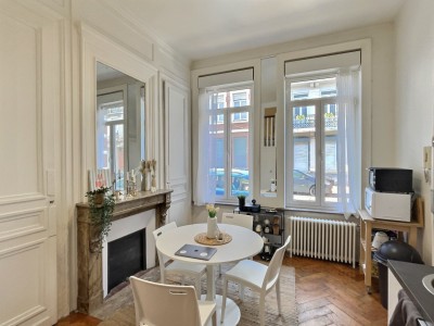 Immeuble avec bureaux et 3 appartements  Lille, rare