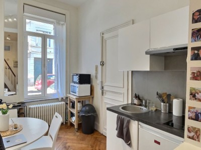 Immeuble avec bureaux et 3 appartements  Lille, rare