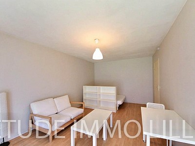 STUDIO* A LOUER - LILLE NATIONALE - 31 m2 - 640€ charges comprises par mois
