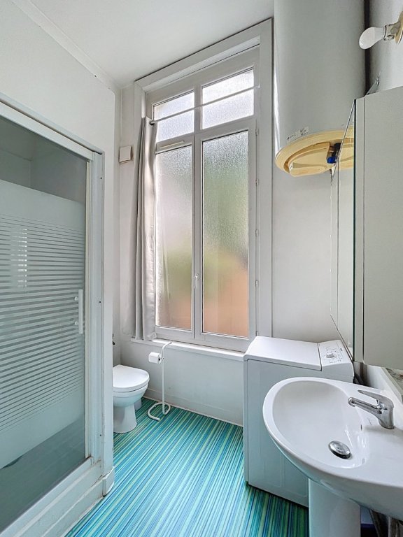 STUDIO* - LILLE REPUBLIQUE - 26.89 m2 - 603�&euro; charges comprises par mois