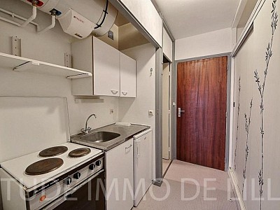 STUDIO A LOUER - LILLE VAUBAN - 27 m2 - 490 € charges comprises par mois