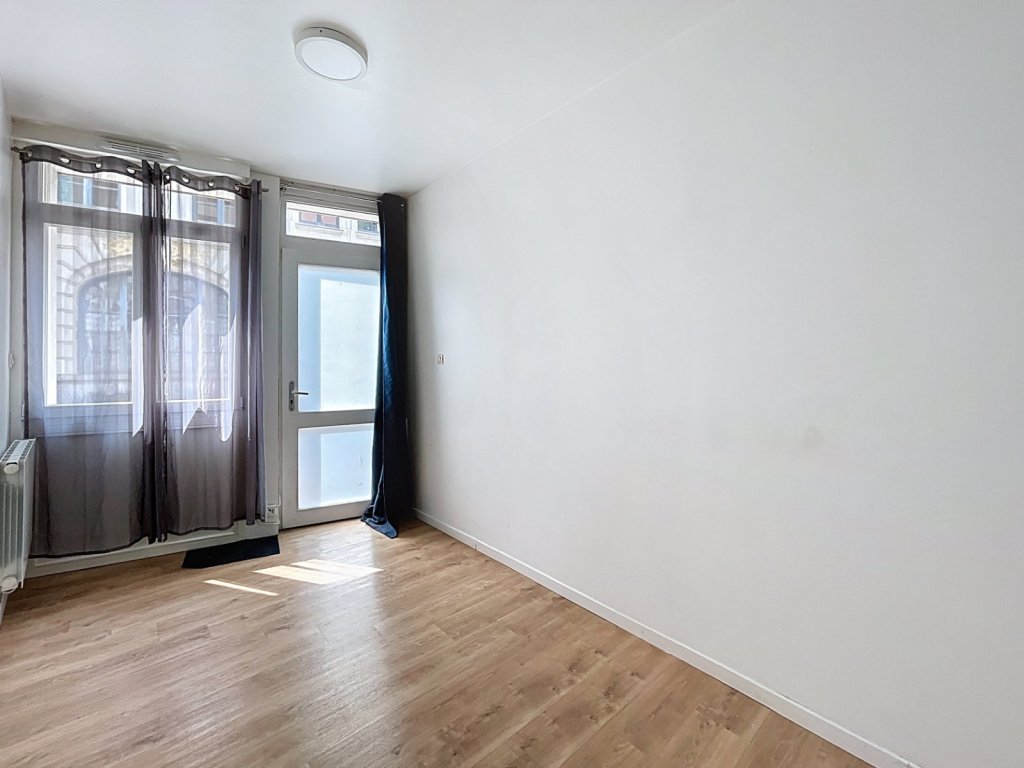 STUDIO* - LILLE VIEUX LILLE - 17.26 m2 - LOU&Eacute;