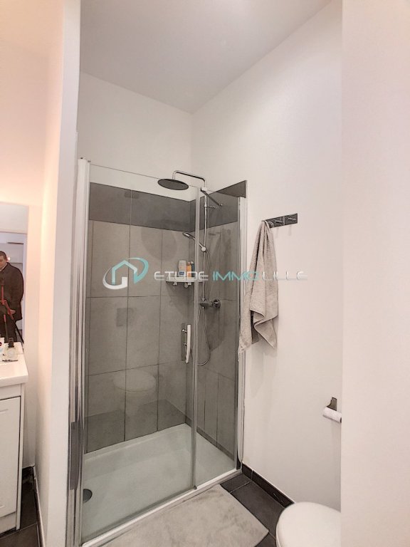 STUDIO* - VIEUX LILLE - 32.17 m2 - 627 &euro; charges comprises par mois