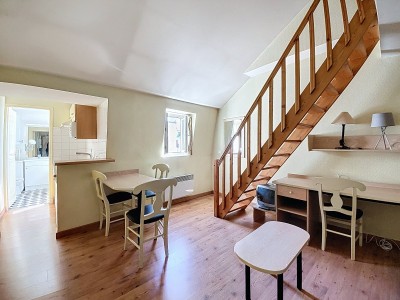 Studio 21 m avec mezzanine  Dernier tage, meubl