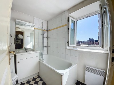 Studio 21 m avec mezzanine  Dernier tage, meubl