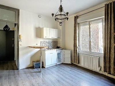 Studio 23,50 m  Proche Thtre et mtro Rpublique