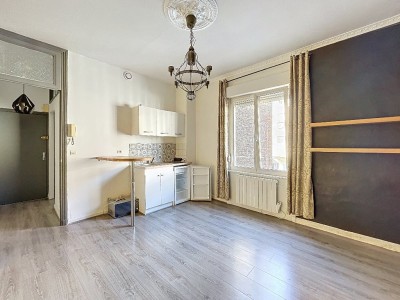 Studio 23,50 m  Proche Thtre et mtro Rpublique