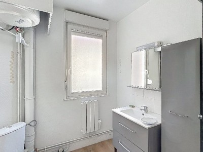 Studio 23,50 m  Proche Thtre et mtro Rpublique
