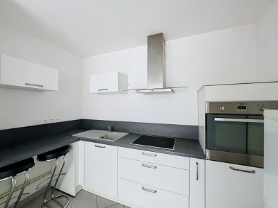 Appartement T2 avec terrasse, résidence sécurisée, au calme,