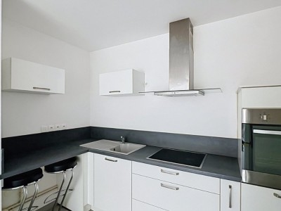 Appartement T2 avec terrasse, résidence sécurisée, au calme,