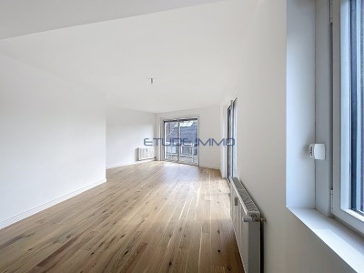 T2 à vendre Lille République Beaux-Arts dernier étage lumineux parking cave