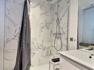 T2 1er étage  BAT B A VENDRE - LILLE SEBASTOPOL - 37.25 m2 - 199 500 &euro;