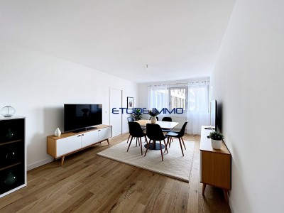 Appartement T2 rénové – 50 m² – Dernier étage – Proche métro