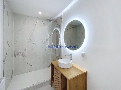 Appartement T2 rénové – 50 m² – Dernier étage – Proche métro