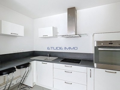 Appartement T2 avec terrasse, r�sidence s�curis�e, au calme, box en sous-sol