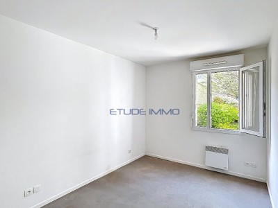 Appartement T2 avec terrasse, r�sidence s�curis�e, au calme, box en sous-sol