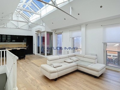 Duplex invers� Lille Gambetta 78 m� � Loft lumineux avec balcon, parking et cave