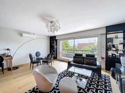 Appartement T3 80 m avec balcon sud  Dernier tage - pkg