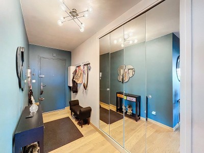 Appartement T3 80 m avec balcon sud  Dernier tage - pkg