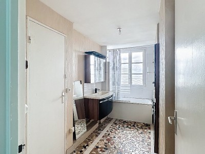 APPARTEMENT T4 A VENDRE - LILLE GRAND PALAIS - 80 m2 - 232000€