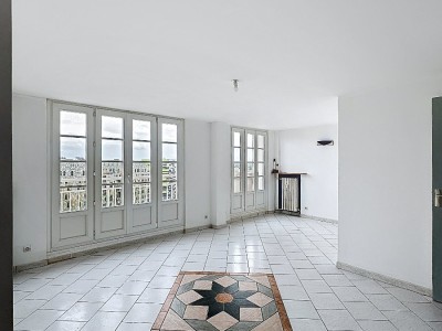 APPARTEMENT T4 A VENDRE - LILLE GRAND PALAIS - 80 m2 - 232000€