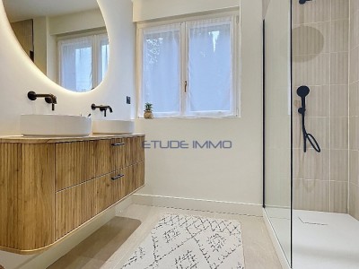 Appartement T4 rénové avec jardin au calme proche gares Lille Flandres & Europe