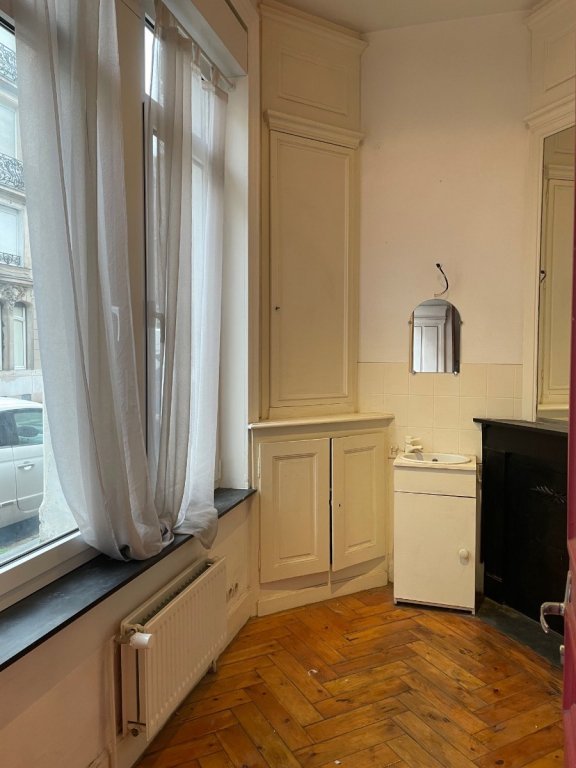 BUREAU A LOUER - LILLE VAUBAN - 7 m2 - 230�&euro; HC par mois