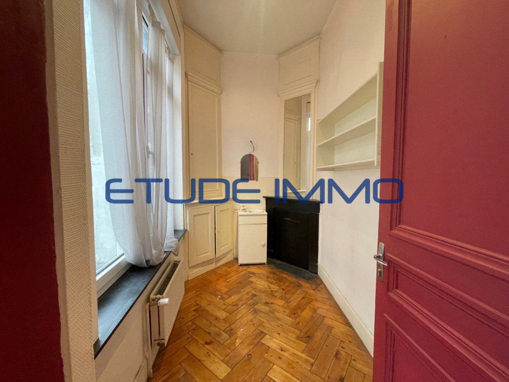 BUREAU A LOUER - LILLE VAUBAN - 7 m2 - 230�&euro; HC par mois