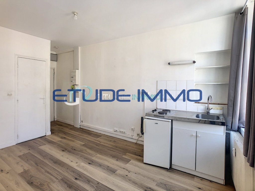 STUDIO - LILLE SEBASTOPOL - 17.8 m2 - LOU&Eacute;