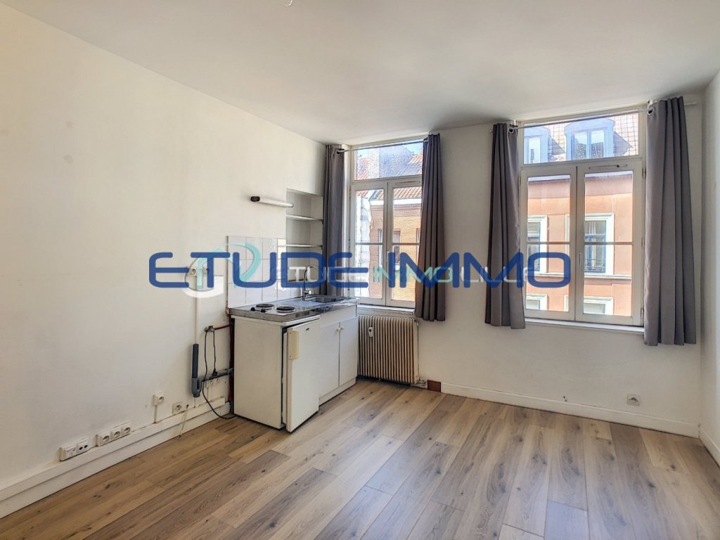 STUDIO - LILLE SEBASTOPOL - 17.8 m2 - LOU&Eacute;