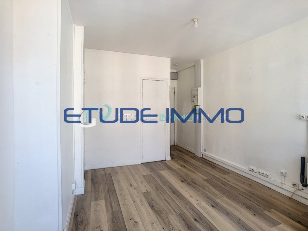 STUDIO - LILLE SEBASTOPOL - 17.8 m2 - LOU&Eacute;