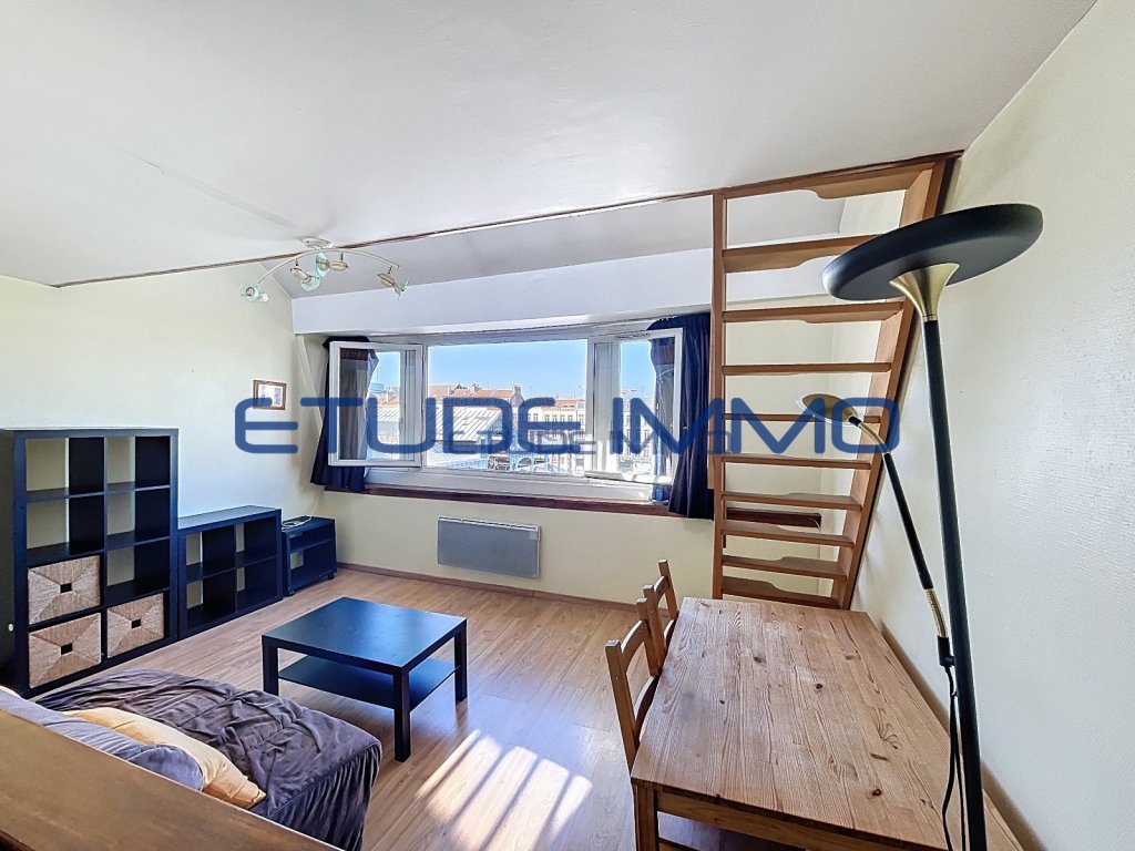 Lille Solférino – T1 lumineux dernier étage – 28,5 m² Carrez / 38 m² au sol