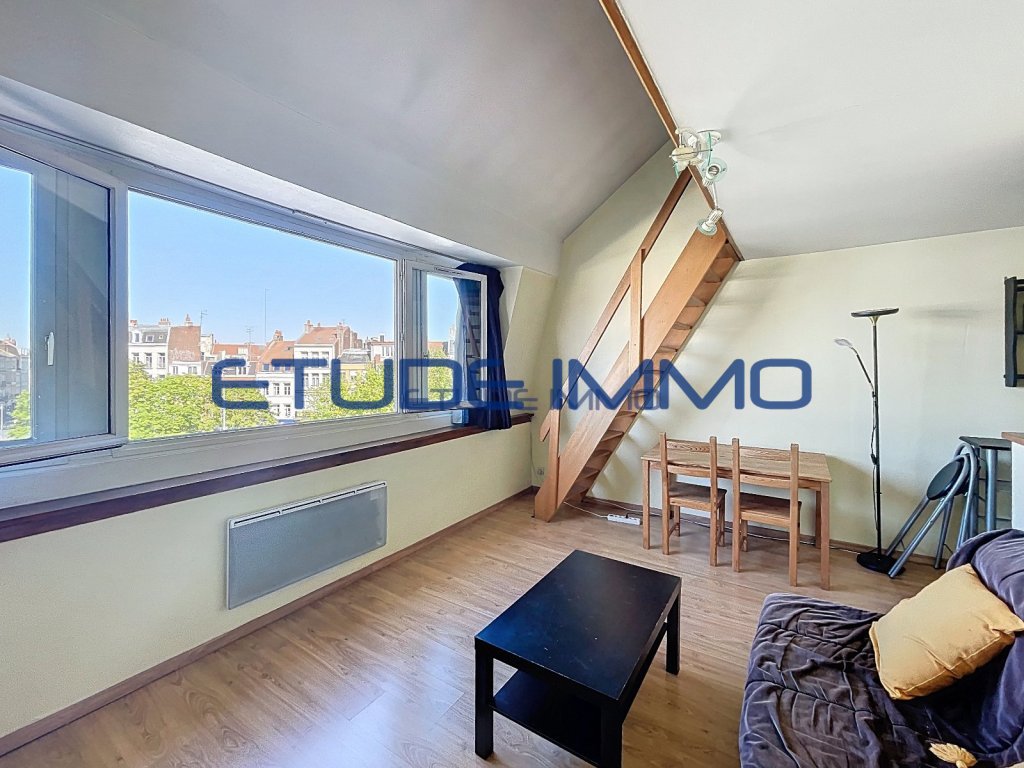 Lille Solférino – T1 lumineux dernier étage – 28,5 m² Carrez / 38 m² au sol