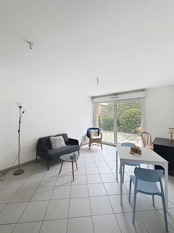Appartement T2 avec terrasse, résidence sécurisée, au calme,