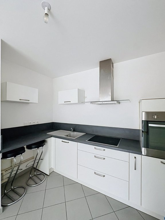 Appartement T2 avec terrasse, résidence sécurisée, au calme,