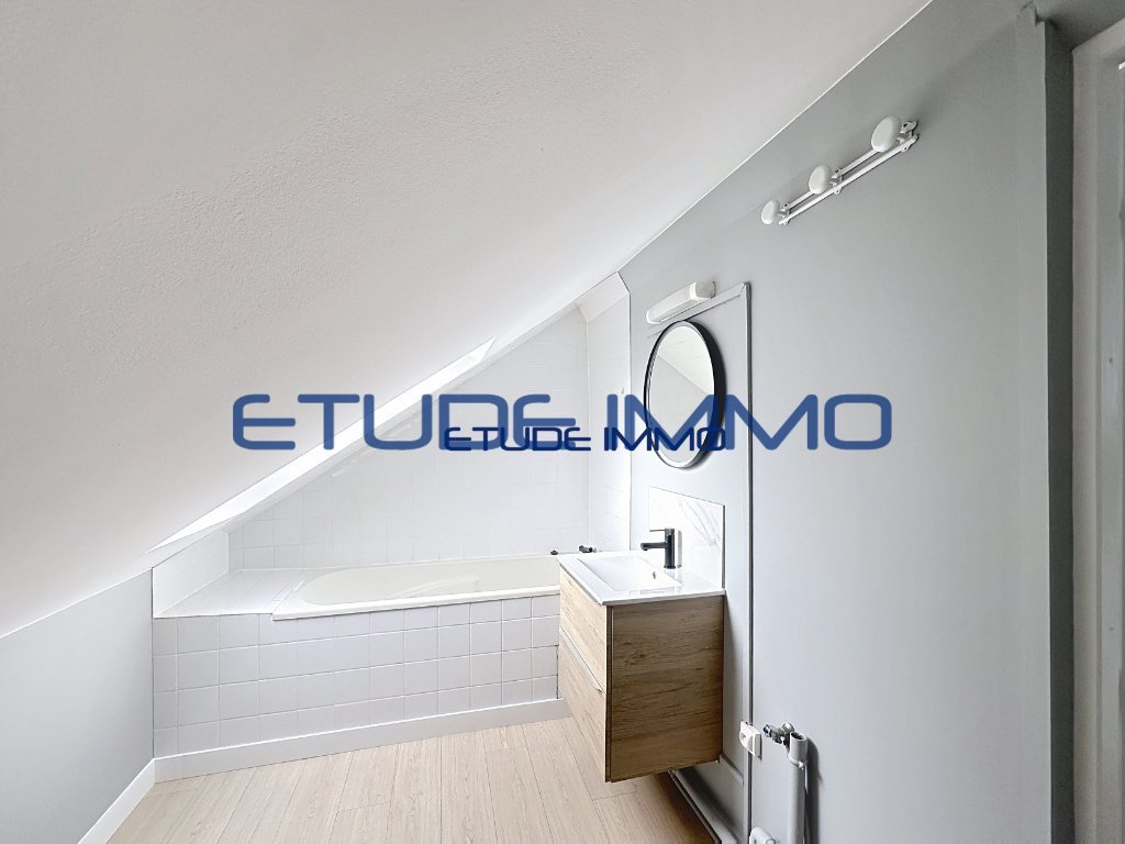 APPARTEMENT T2 A LOUER - LILLE VAUBAN - 42.78 m2 - 765�&euro; charges comprises par mois