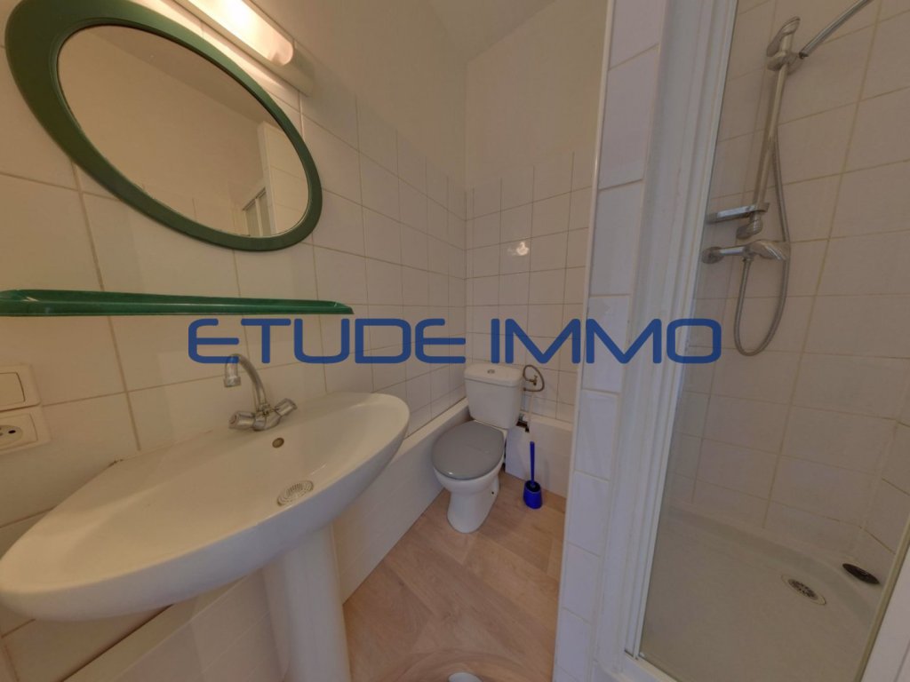 APPARTEMENT T2 - LILLE WAZEMMES - 29.9 m2 - LOU&Eacute;