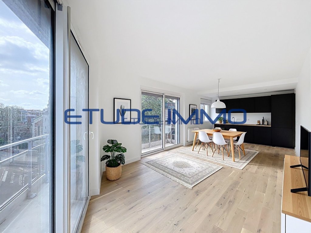 T2 à vendre Lille République Beaux-Arts dernier étage lumineux parking cave