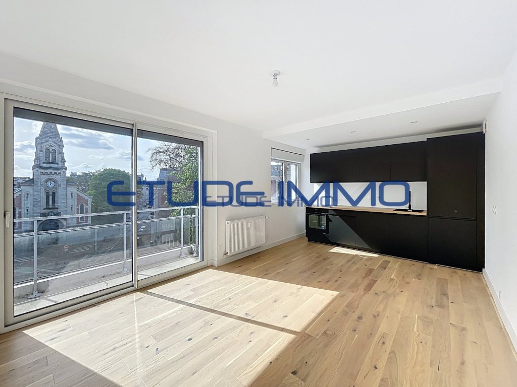 T2 à vendre Lille République Beaux-Arts dernier étage lumineux parking cave