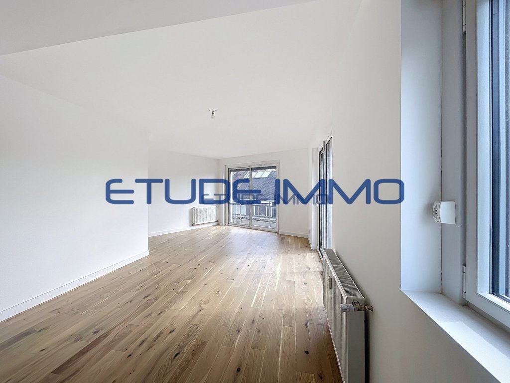 T2 à vendre Lille République Beaux-Arts dernier étage lumineux parking cave