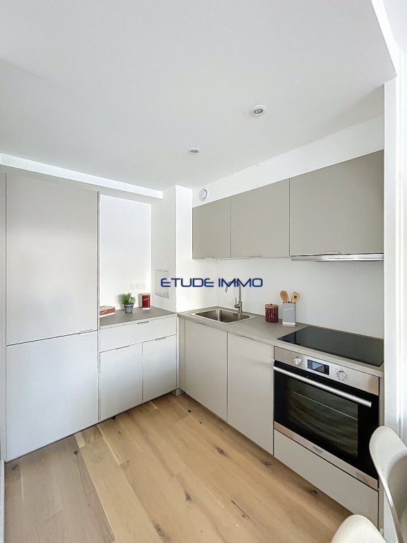 BEAU TYPE 2 LILLE ST MICHEL AVEC PARKING S/SOL