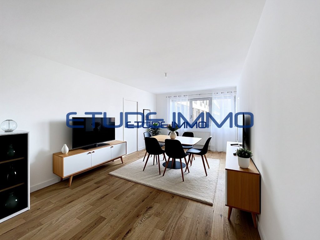 Appartement T2 r�nov� � 50 m� � Dernier �tage � Proche m�tro