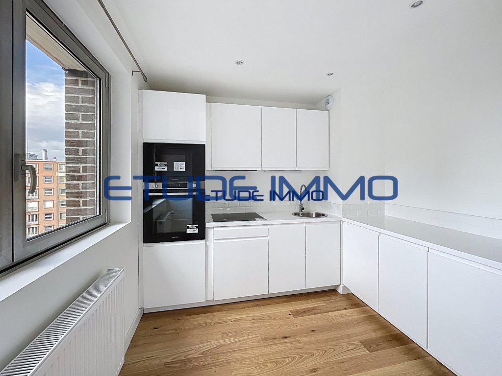 Appartement T2 r�nov� � 50 m� � Dernier �tage � Proche m�tro