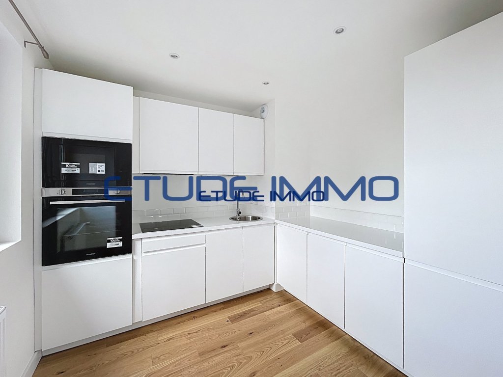 Appartement T2 r�nov� � 50 m� � Dernier �tage � Proche m�tro