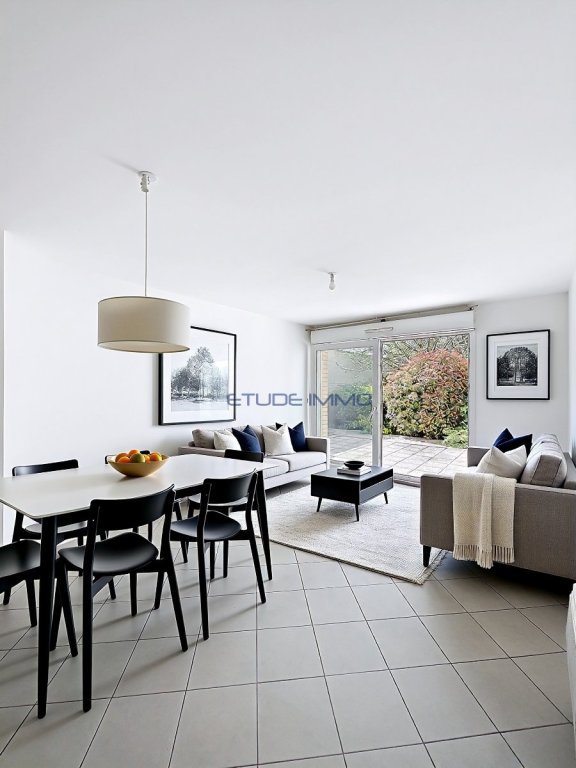 Appartement T2 avec terrasse, r�sidence s�curis�e, au calme, box en sous-sol