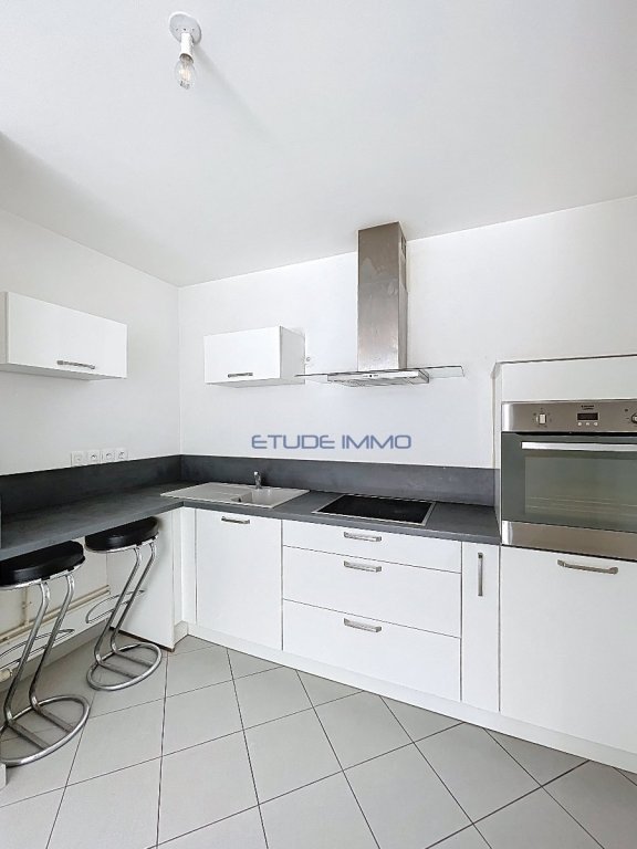 Appartement T2 avec terrasse, r�sidence s�curis�e, au calme, box en sous-sol