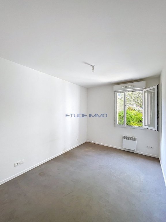 Appartement T2 avec terrasse, r�sidence s�curis�e, au calme, box en sous-sol