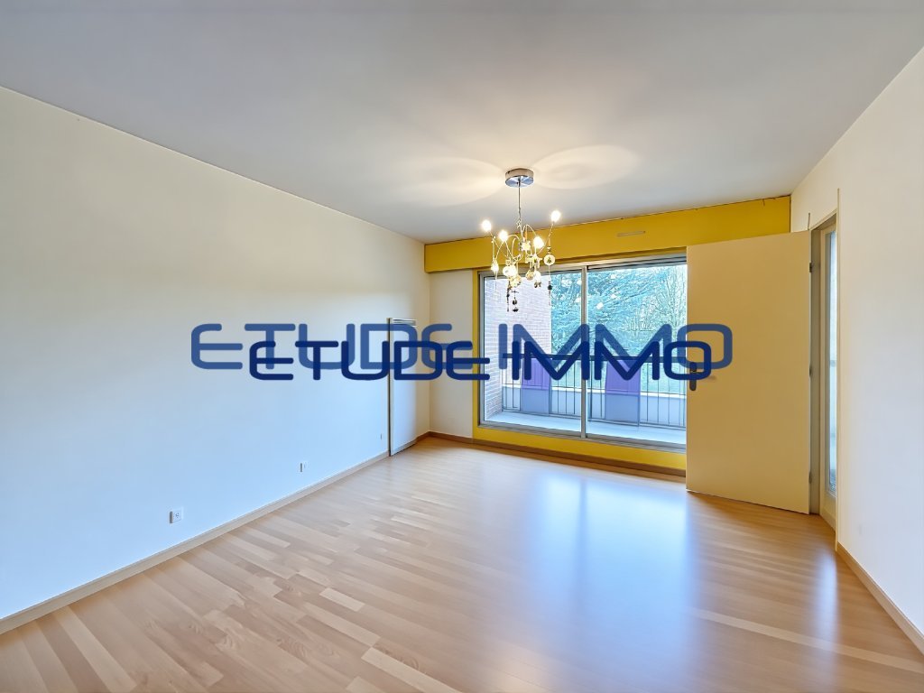 TYPE 2 LOOS PARC DU CHATEAU AVEC PARKING ET BALCON