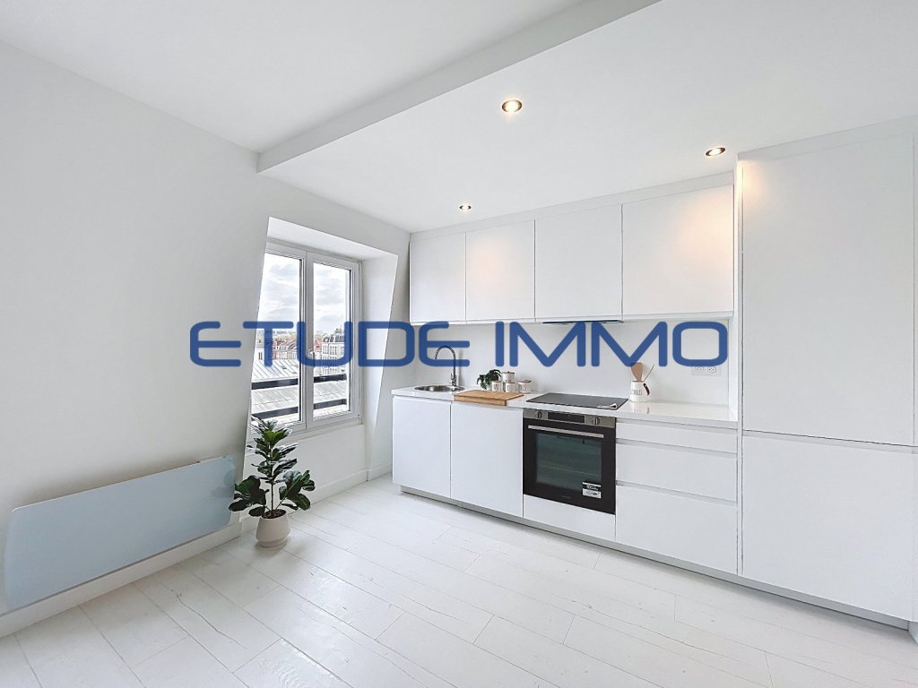 Duplex 3 pices  Lille  Dernier tage, grand parking s/sol